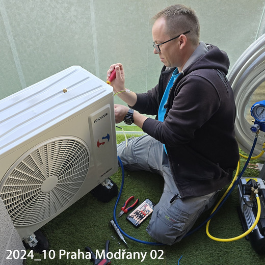 2024_10 Praha Modřany / montáž venkovní jednotky